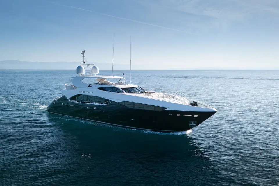Wicked Play, 2015 Sunseeker 115 Sport Yacht, photo 3
