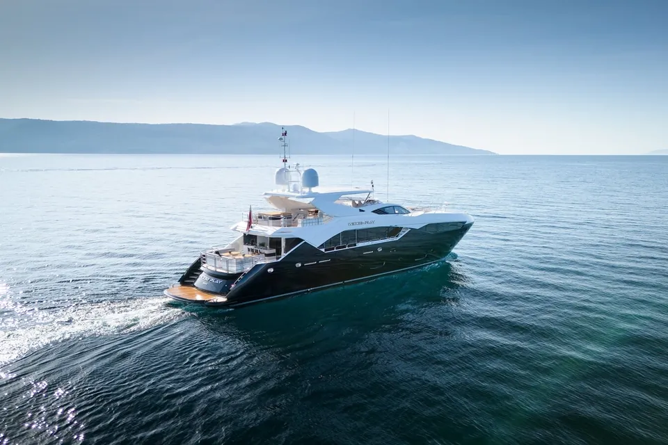 Wicked Play, 2015 Sunseeker 115 Sport Yacht, photo 4
