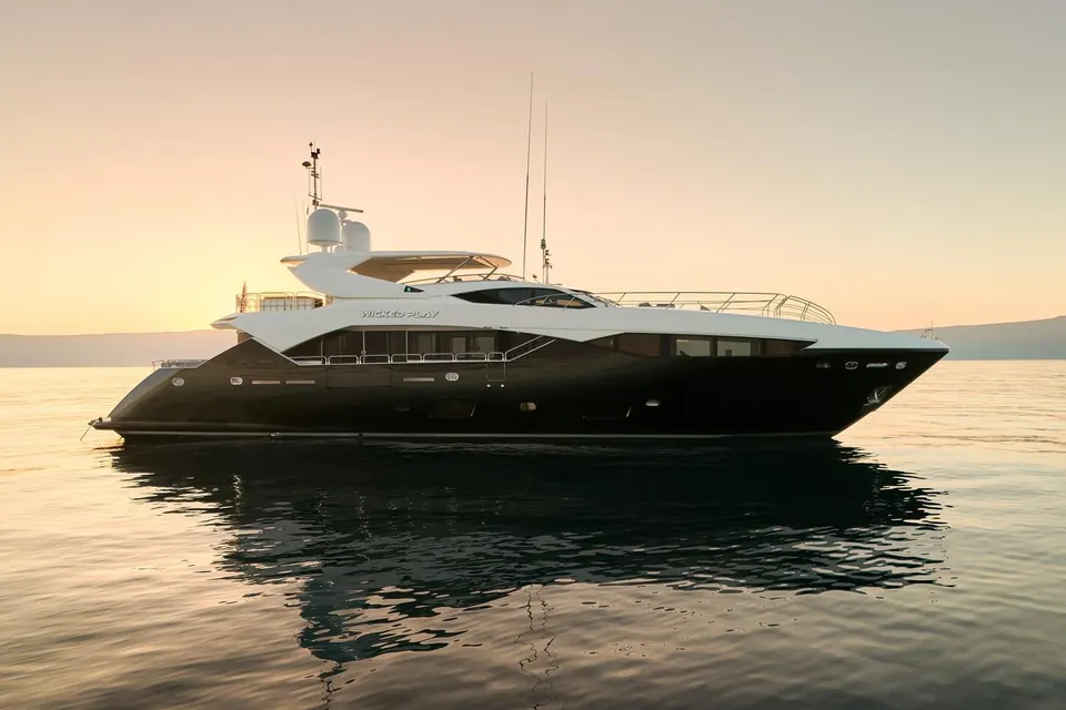 Wicked Play, 2015 Sunseeker 115 Sport Yacht, photo 5