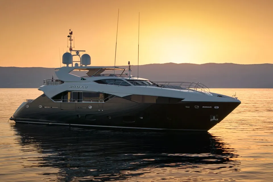 Wicked Play, 2015 Sunseeker 115 Sport Yacht, photo 6