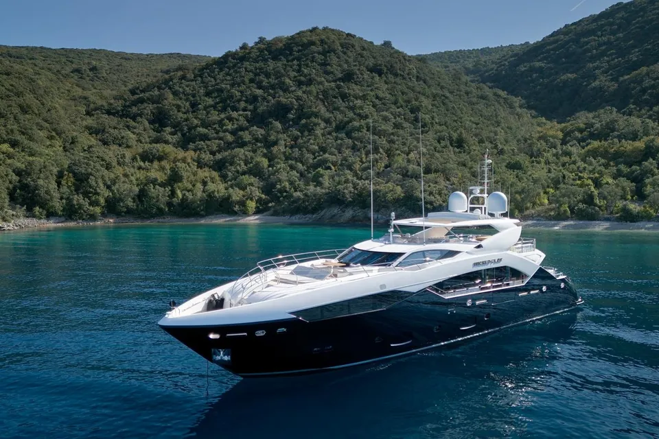 Wicked Play, 2015 Sunseeker 115 Sport Yacht, photo 8