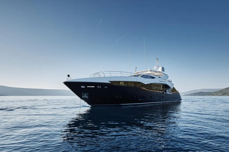 Wicked Play, 2015 Sunseeker 115 Sport Yacht, photo 9