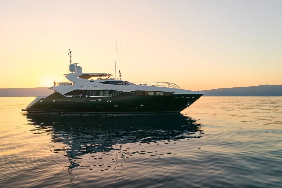 Wicked Play, 2015 Sunseeker 115 Sport Yacht, photo 10