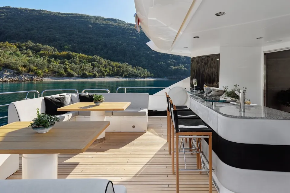 Wicked Play, 2015 Sunseeker 115 Sport Yacht, photo 25