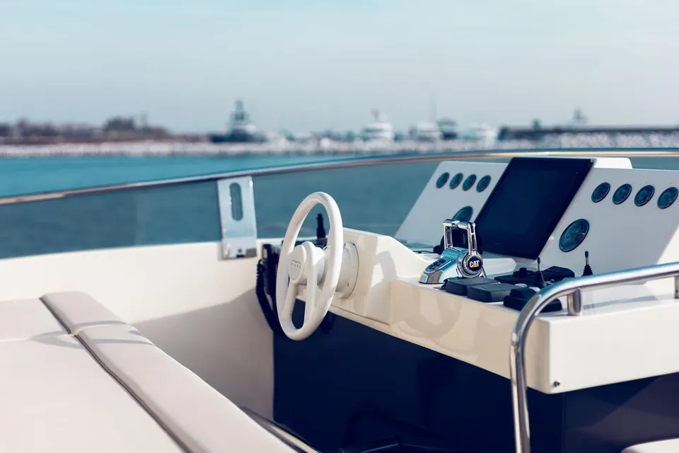 Sea Pearl 2, 2015 Aicon 85 Fly, photo 6