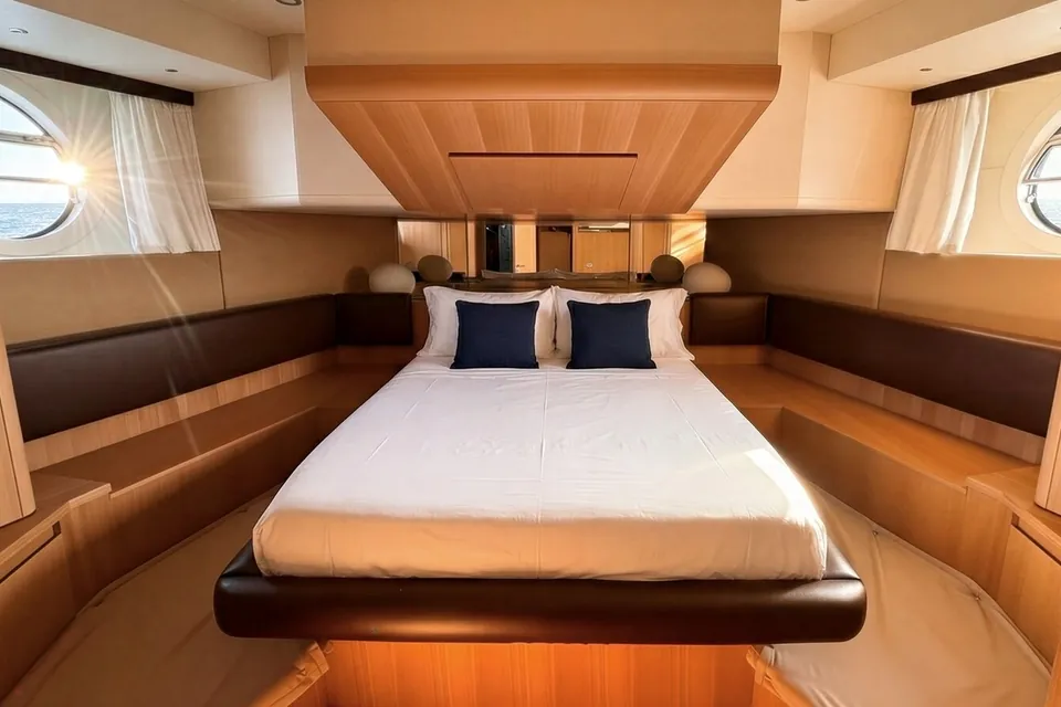 Sea Pearl 2, 2015 Aicon 85 Fly, photo 13