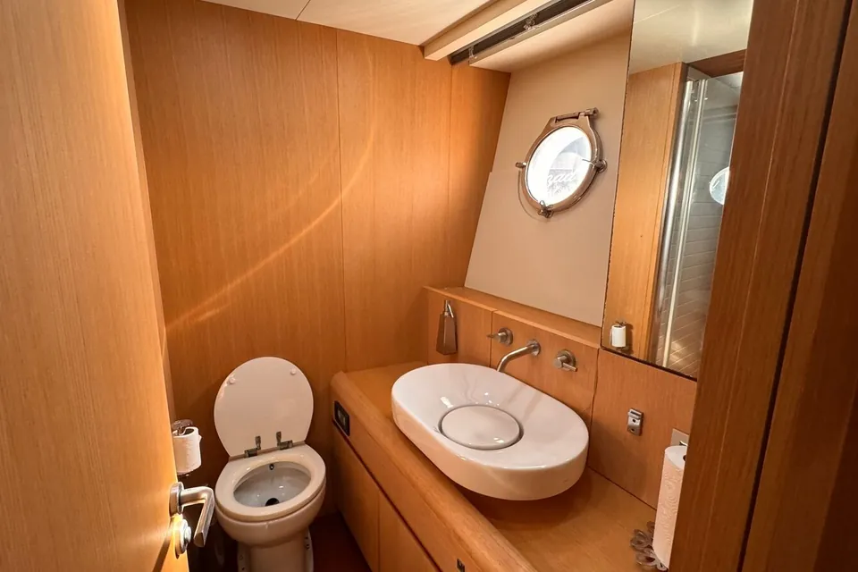 Sea Pearl 2, 2015 Aicon 85 Fly, photo 17
