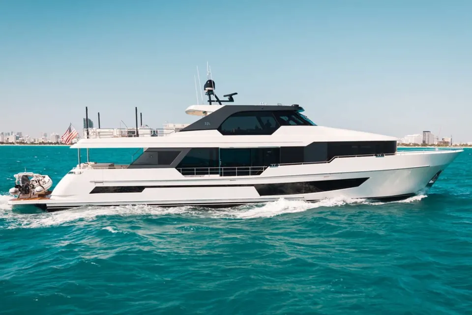 La-La-La, 2024 Ocean Alexander 32L, photo 1