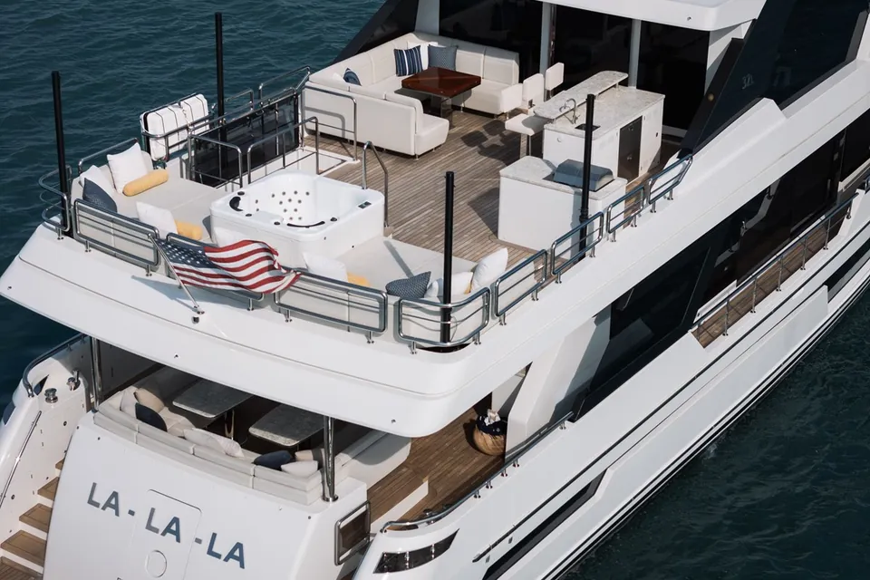 La-La-La, 2024 Ocean Alexander 32L, photo 6