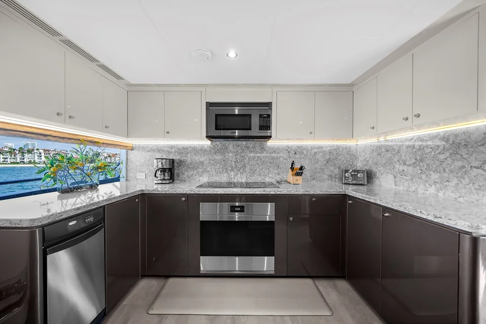 La-La-La, 2024 Ocean Alexander 32L, photo 32