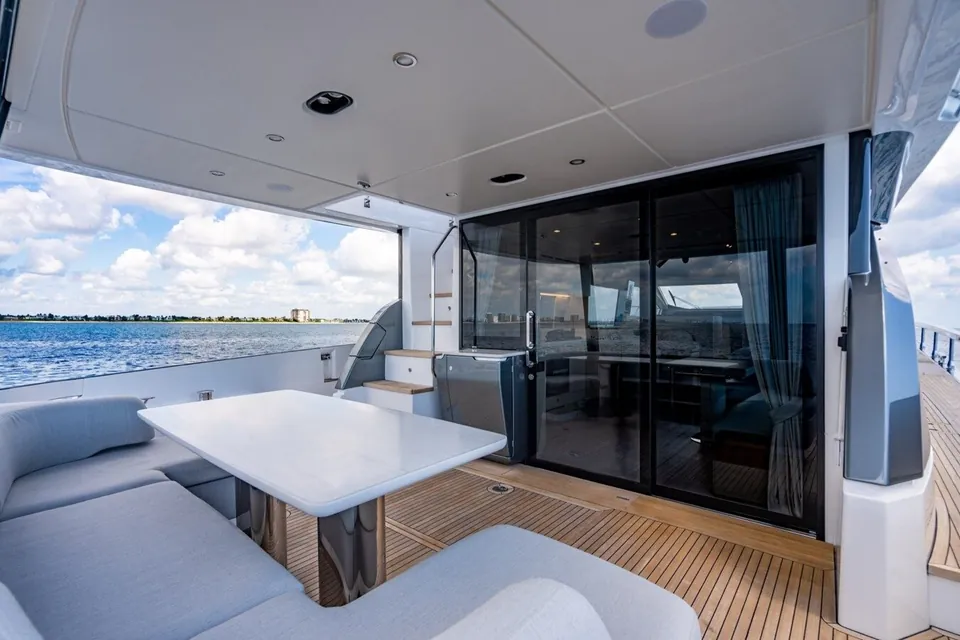 Effortless, 2023 Azimut Fly 68, photo 2
