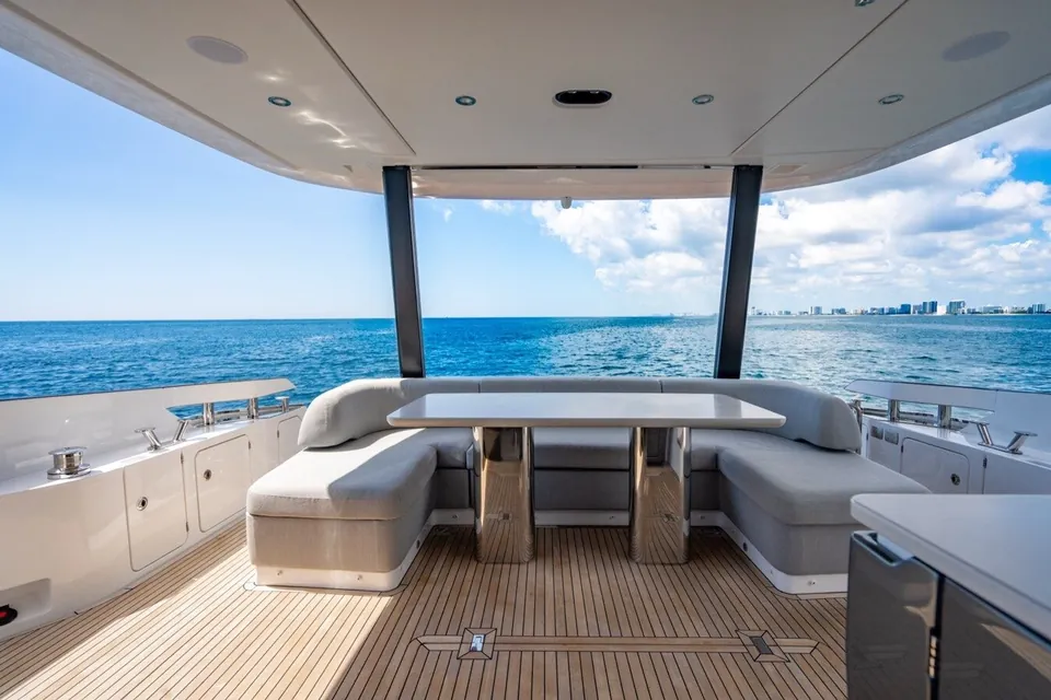Effortless, 2023 Azimut Fly 68, photo 3