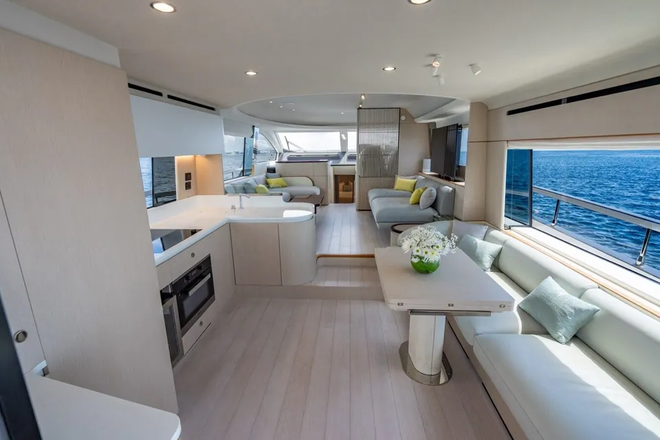 Effortless, 2023 Azimut Fly 68, photo 4