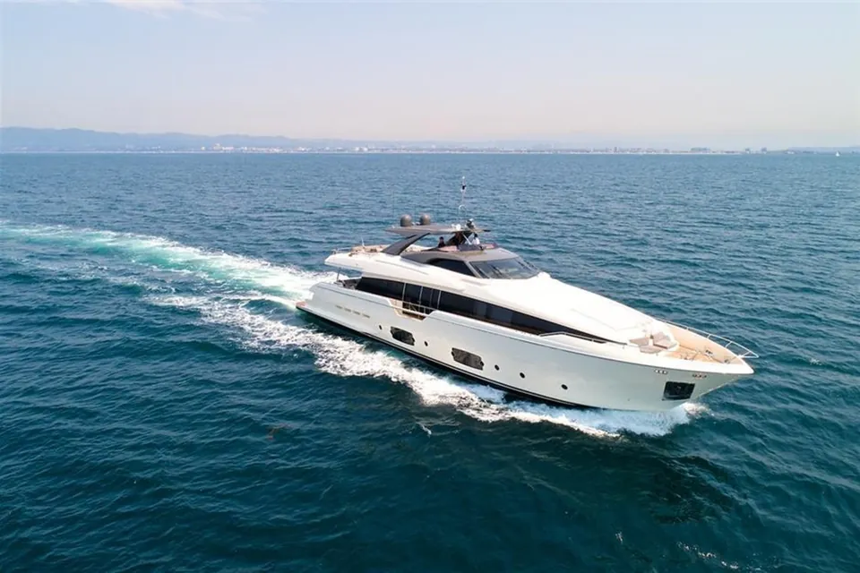 Lontano, 2016 Ferretti 960, photo 2