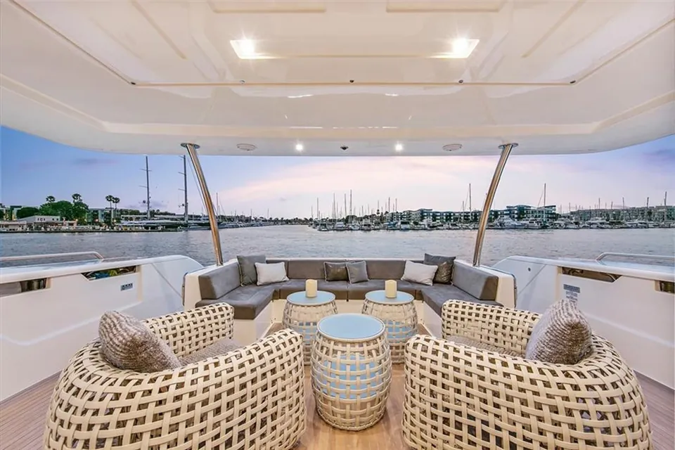 Lontano, 2016 Ferretti 960, photo 7