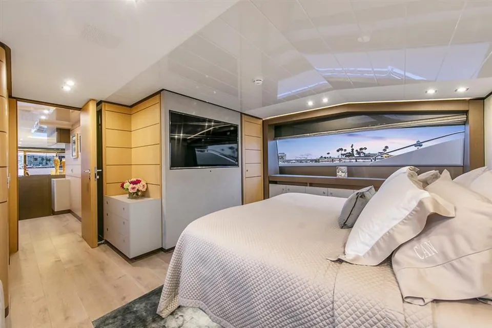 Lontano, 2016 Ferretti 960, photo 14