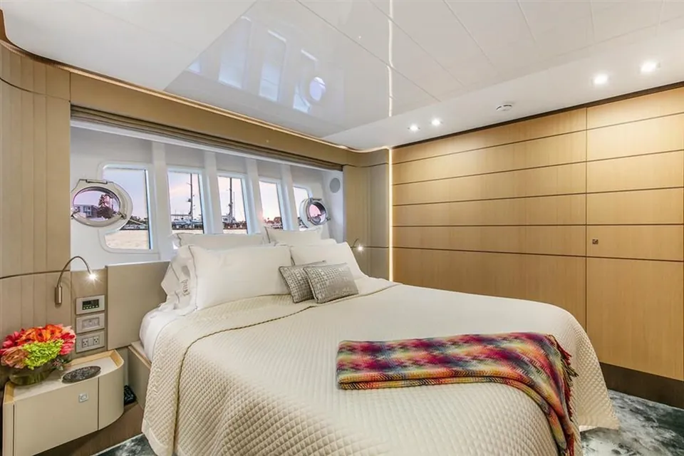 Lontano, 2016 Ferretti 960, photo 18