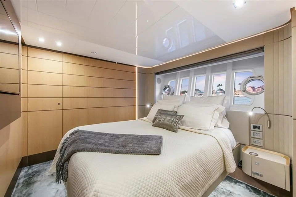 Lontano, 2016 Ferretti 960, photo 19