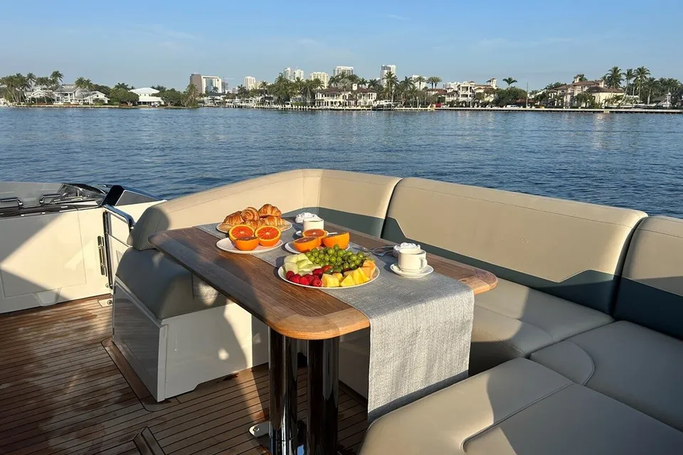 2024 Fairline Squadron 68 (Mk3), photo 4