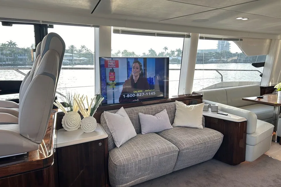 2024 Fairline Squadron 68 (Mk3), photo 2
