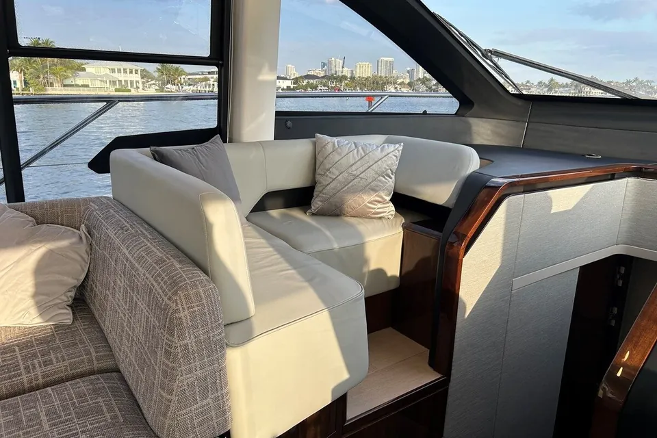 2024 Fairline Squadron 68 (Mk3), photo 5