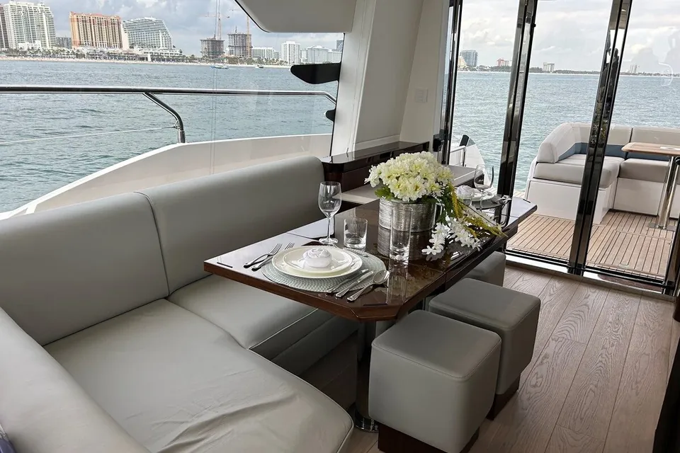 2024 Fairline Squadron 68 (Mk3), photo 6