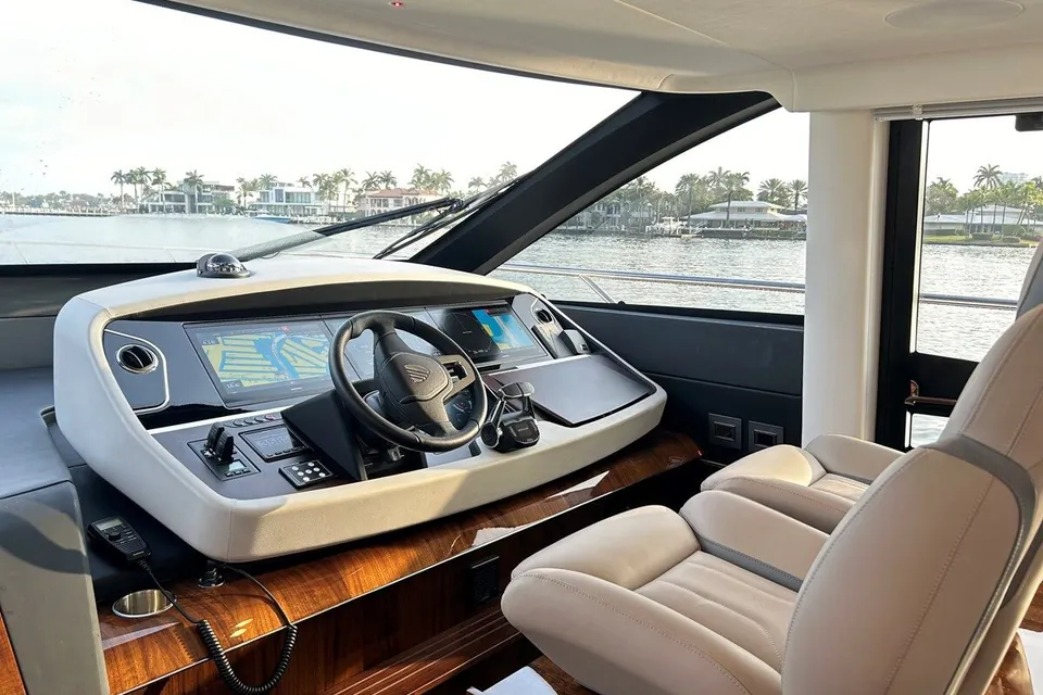 2024 Fairline Squadron 68 (Mk3), photo 9