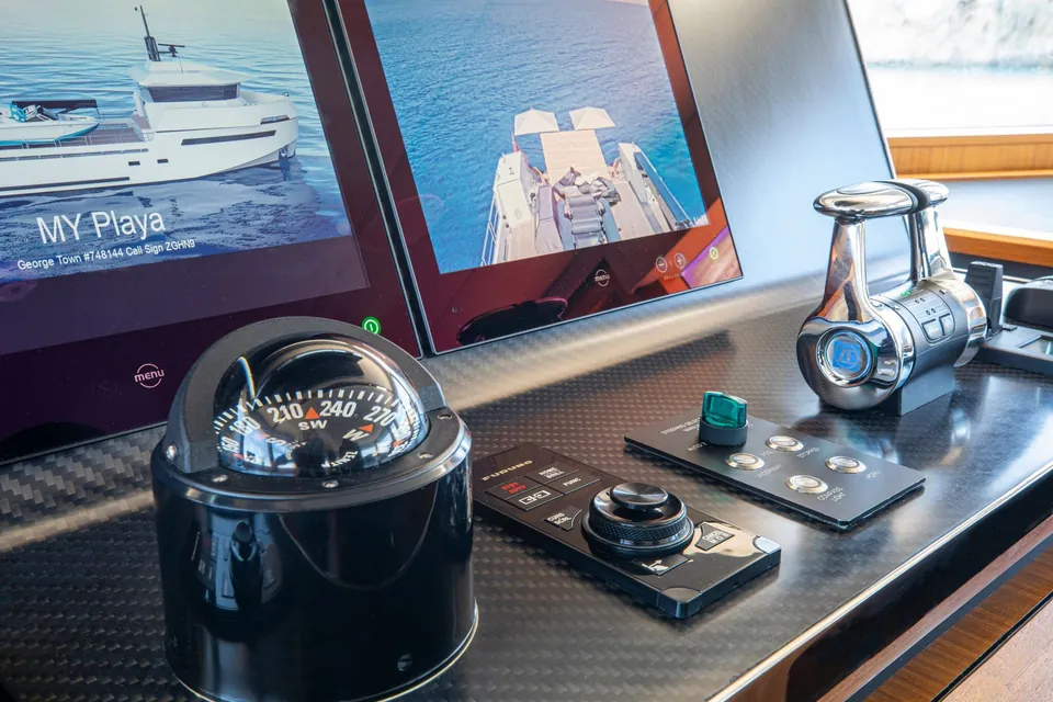 Playa, 2018 Lynx Yachts Crossover 27, photo 8