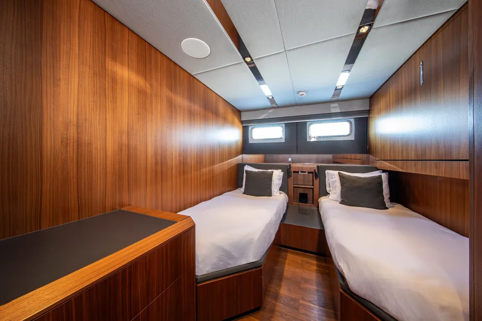 Playa, 2018 Lynx Yachts Crossover 27, photo 10