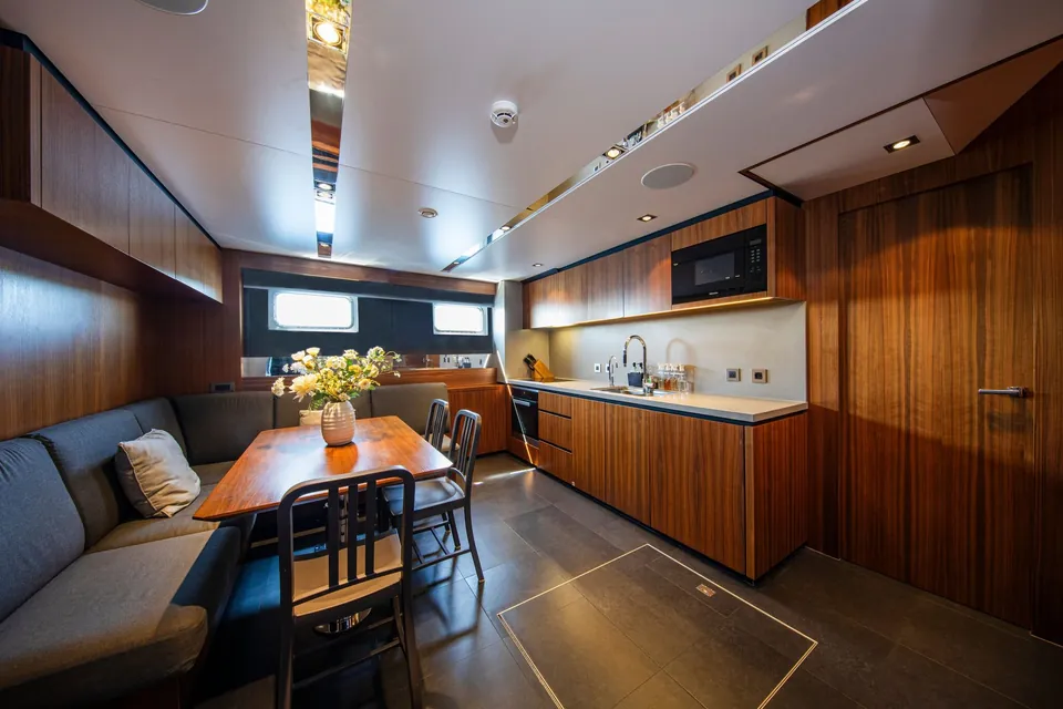 Playa, 2018 Lynx Yachts Crossover 27, photo 12