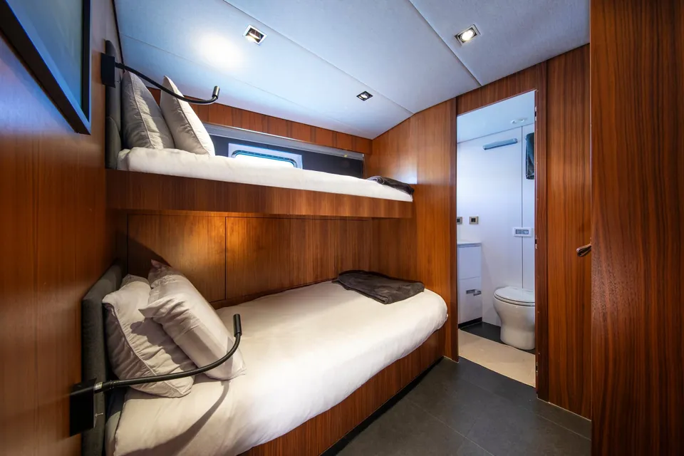 Playa, 2018 Lynx Yachts Crossover 27, photo 14