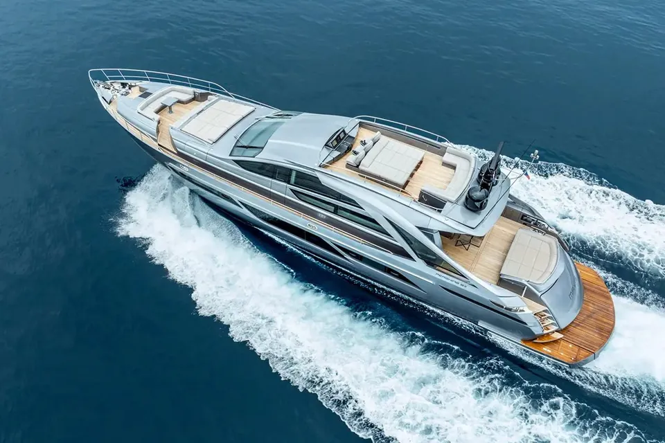 Mavis, 2019 Pershing 9X, photo 4