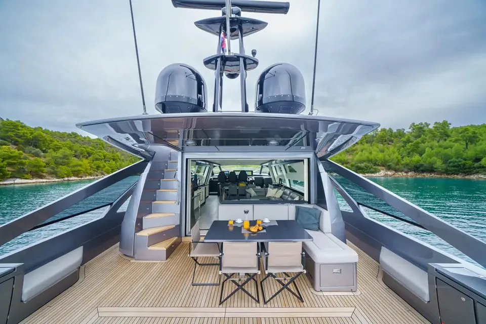 Mavis, 2019 Pershing 9X, photo 5