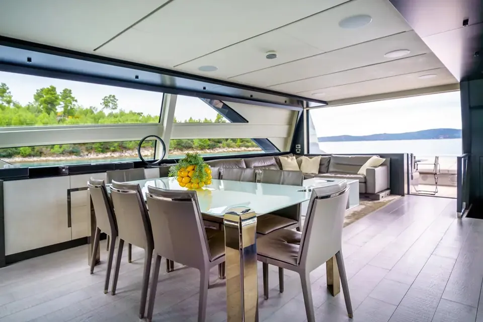 Mavis, 2019 Pershing 9X, photo 11