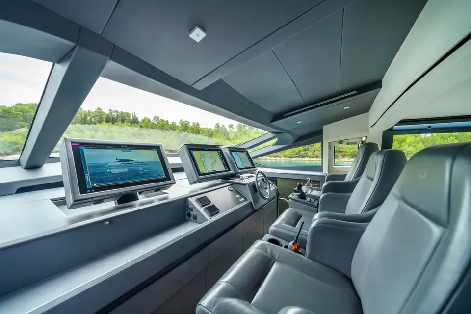 Mavis, 2019 Pershing 9X, photo 14