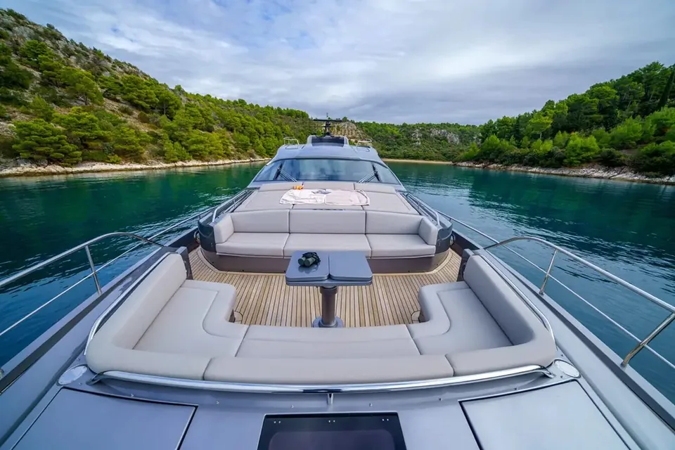 Mavis, 2019 Pershing 9X, photo 15