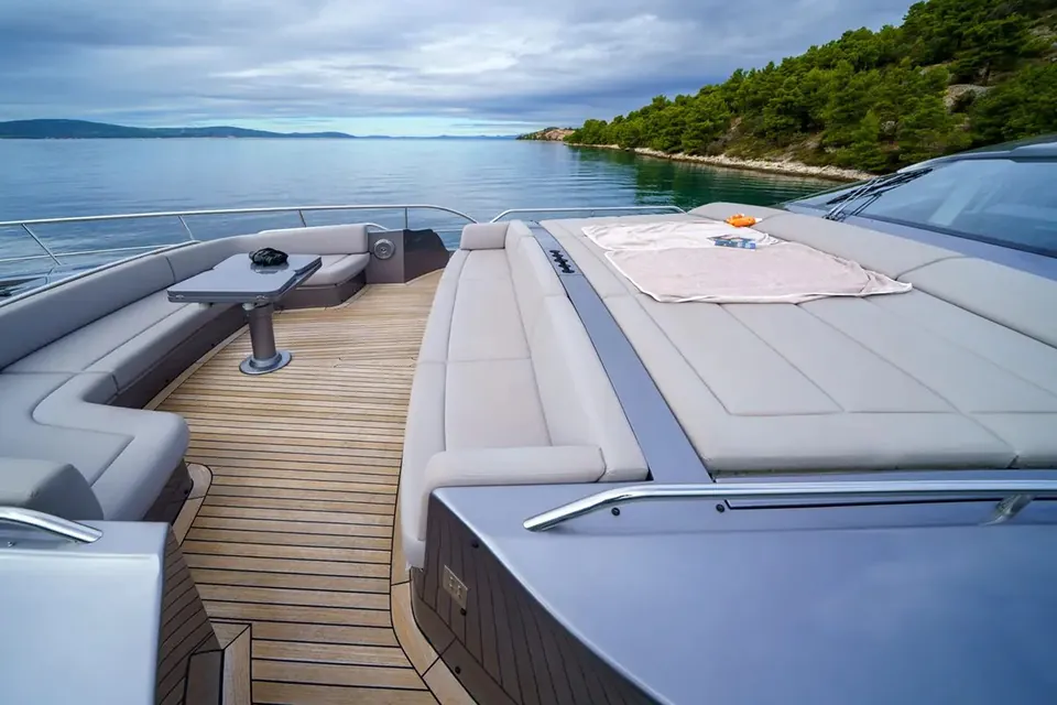 Mavis, 2019 Pershing 9X, photo 16