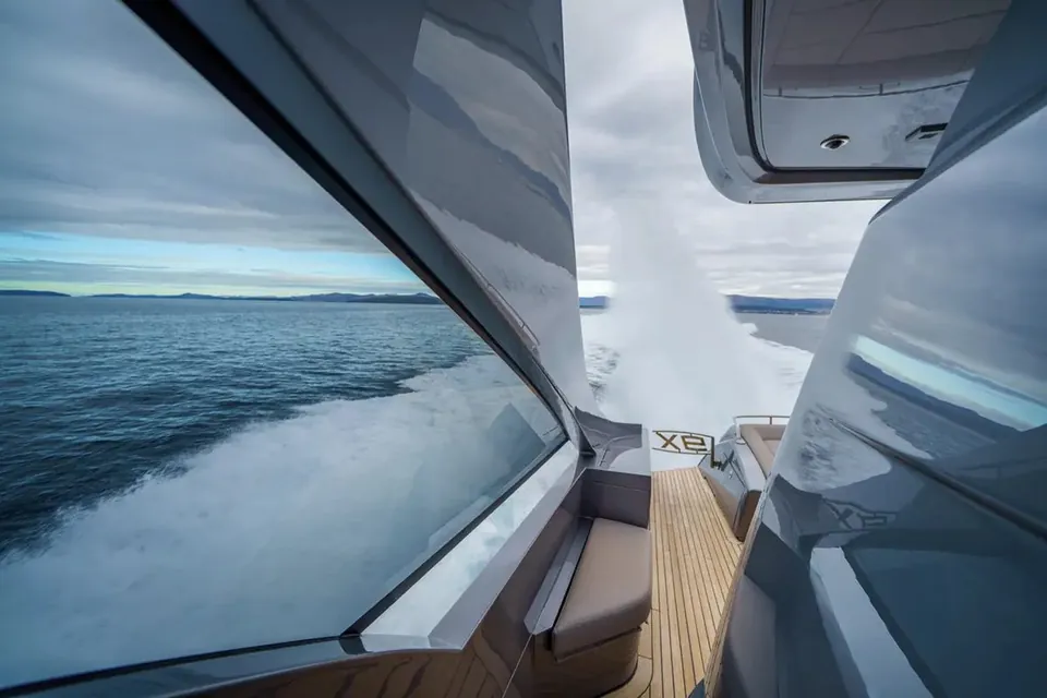 Mavis, 2019 Pershing 9X, photo 18
