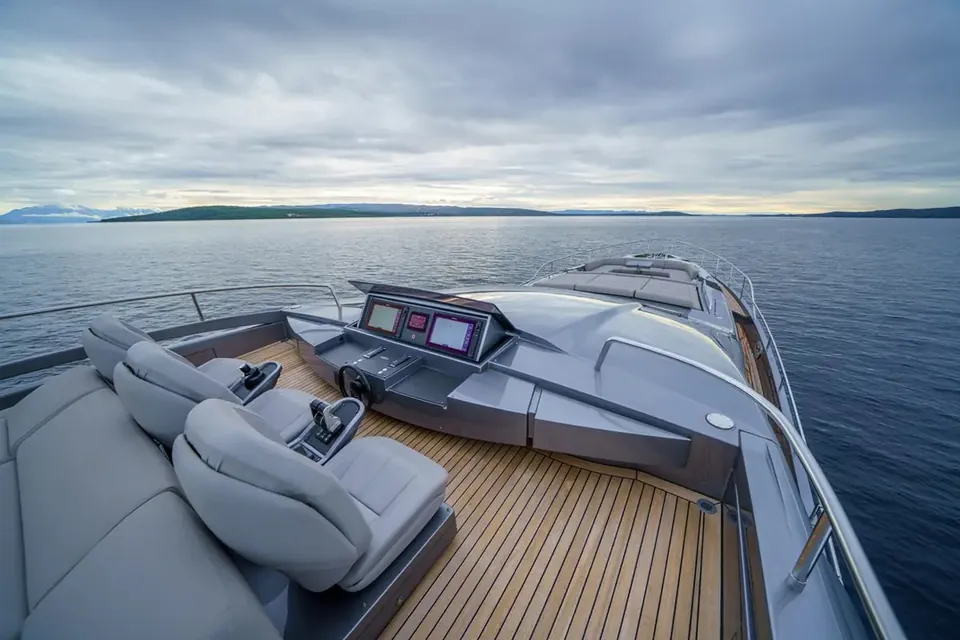 Mavis, 2019 Pershing 9X, photo 21