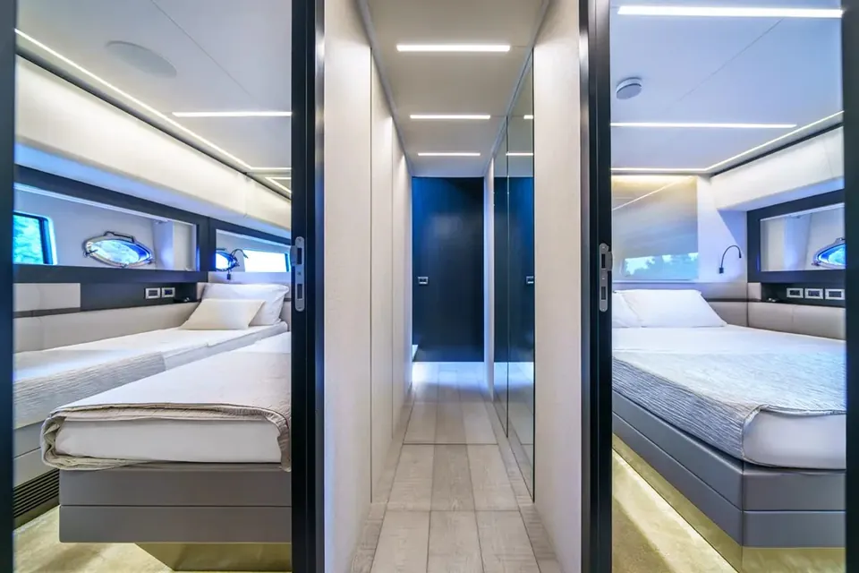 Mavis, 2019 Pershing 9X, photo 27