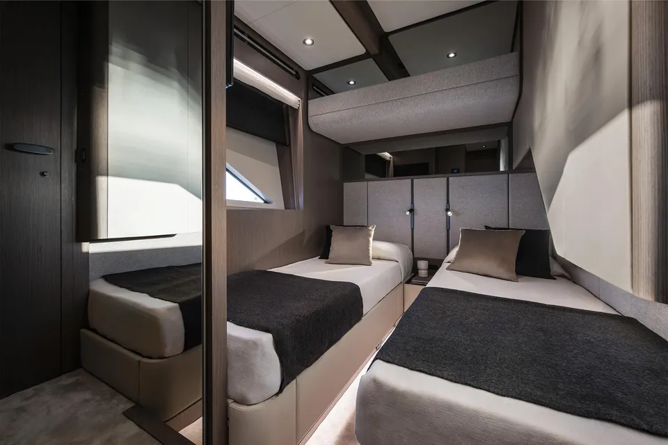 2024 Ferretti 720, photo 2