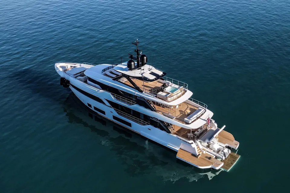 La Vetta, 2025 Custom Line Navetta 38, photo 2