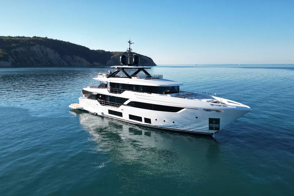 La Vetta, 2025 Custom Line Navetta 38, photo 3