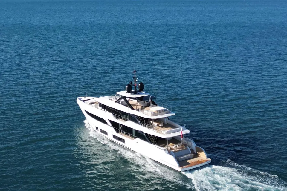 La Vetta, 2025 Custom Line Navetta 38, photo 5