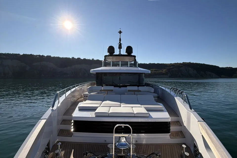 La Vetta, 2025 Custom Line Navetta 38, photo 13