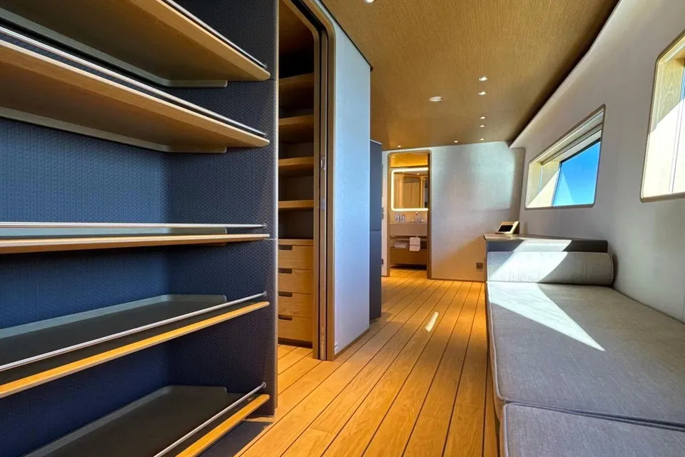 La Vetta, 2025 Custom Line Navetta 38, photo 23