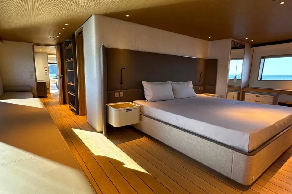 La Vetta, 2025 Custom Line Navetta 38, photo 24