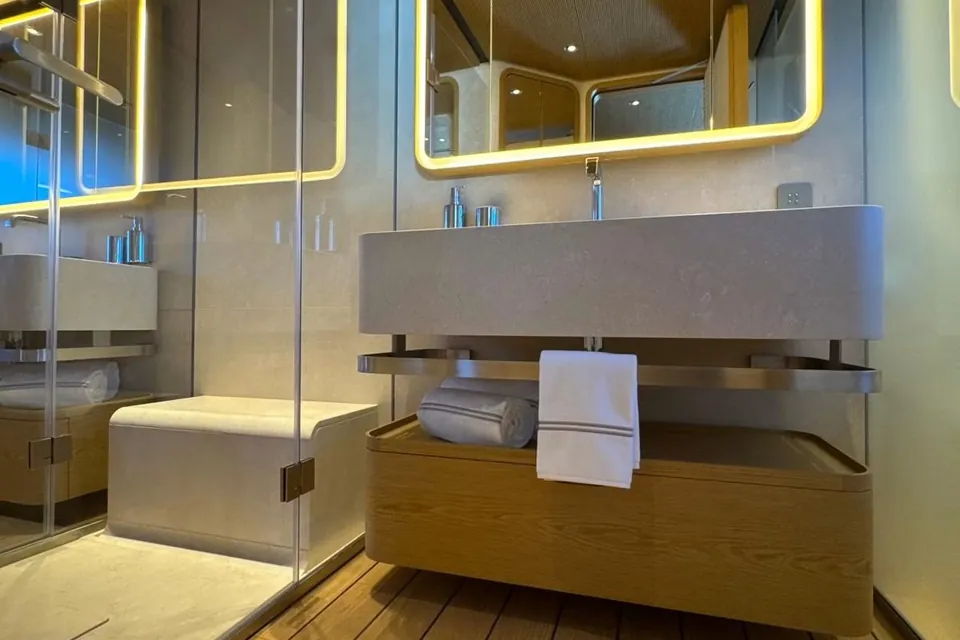 La Vetta, 2025 Custom Line Navetta 38, photo 28
