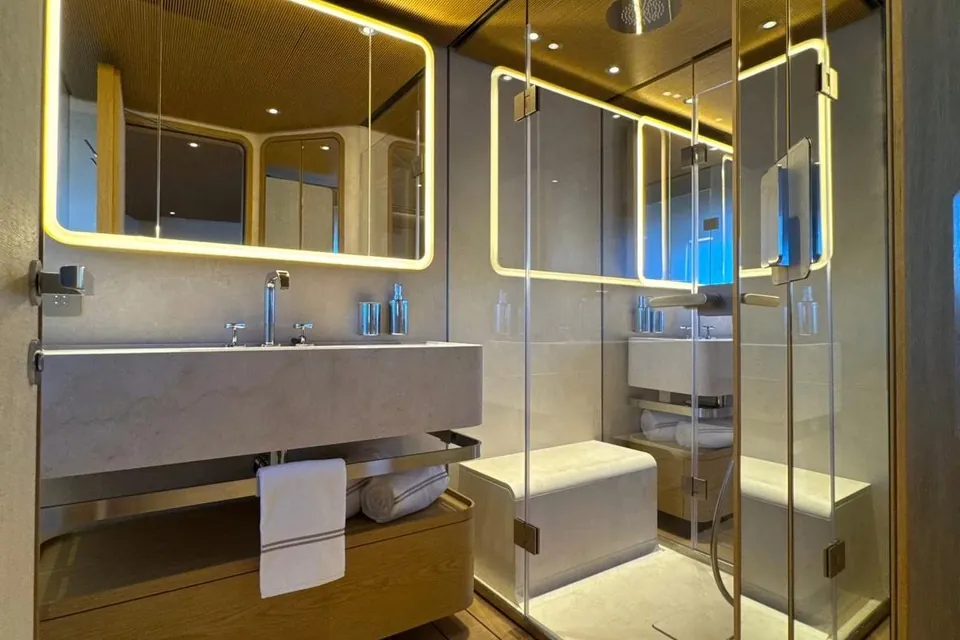 La Vetta, 2025 Custom Line Navetta 38, photo 29