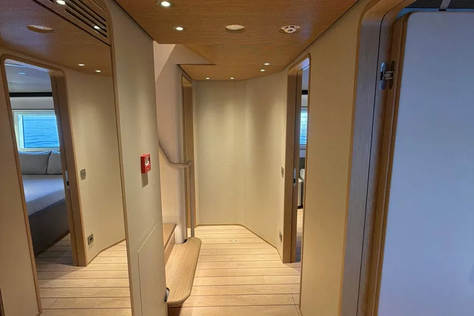 La Vetta, 2025 Custom Line Navetta 38, photo 31